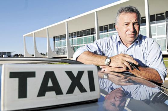 Restrição ao estacionamento de táxis preocupa Olimar de Souza