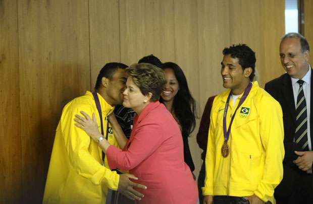 Dilma recebeu no Planalto os irmãos boxeadores e atletas olímpicos Yamaguchi e Esquiva Falcão. 