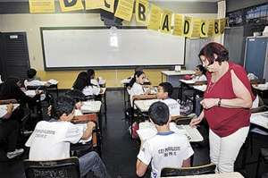 Além de uma infraestrutura adequada e atividades extracurriculares, especialistas garantem que um corpo docente estável colabora para bons índices de desempenho nas escolas brasileiras