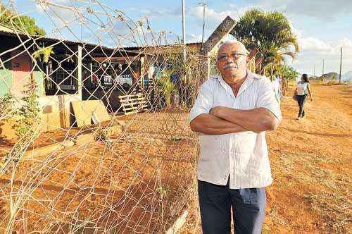 Domingos de Sousa comprou um terreno há 10 anos no Jardim Paquetá: advogado do antigo proprietário disse para o aposentado pagar novamente