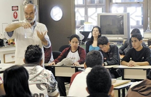 Bob Silva procura aproximar a química do dia a dia dos estudantes: Eu acredito na mudança a partir da base