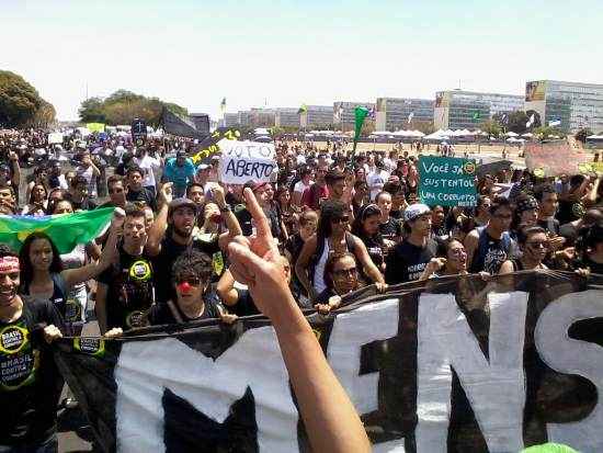 O movimento teve adesão também de algumas organizações como a CUT, religiosos da Soust, além de grevistas da Polícia Federal