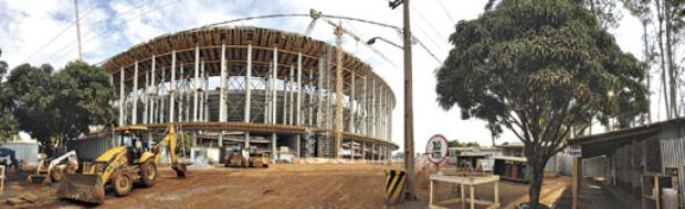 As obras do Estádio Nacional Mané Garrincha seguem em ritmo acelerado: há uma expectativa de que o espaço seja administrado por um poderoso grupo empresarial que fortalecerá os clubes do Distrito Federal