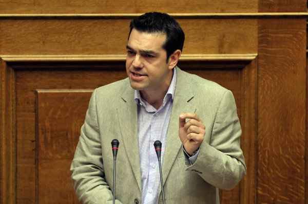 Alexis Tsipras quer que europeus que organizem conferência para anular parte da dívida da Grécia