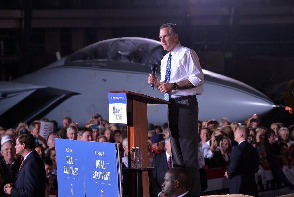 Romney durante um comício de campanha em Denver