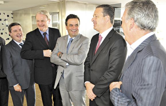 Aécio Neves e Eduardo Campos se movimentam nas eleições municipais com o intuito de se cacifar ao Planalto