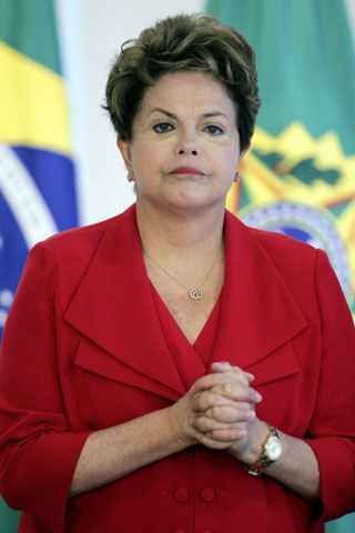 Dilma se mostra entusiasmada com os primeiros resultados do programa, que já beneficiou 8,7 milhões de pessoas