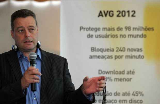 Para o embaixador mundial da AVG, Tony Ascombe, os aparelhos estão cada vez mais conectados e complexos: 