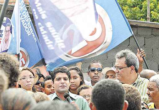 Mais votado no primeiro turno, ACM Neto deve ganhar o apoio do PMDB baiano na disputa com o PT