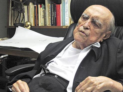 Oscar Niemeyer completa 105 anos em dezembro e, atualmente, 20 obras assinadas por ele estão em construção