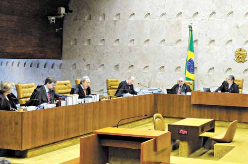 Depois de três meses, julgamento do mensalão terá sessão extra amanhã para ser concluído até a quinta-feira