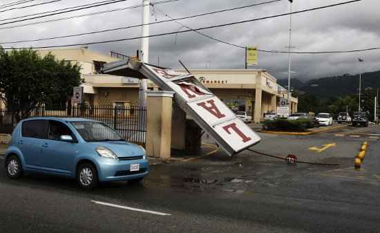 O furacão também passou por Kingston, na Jamaica