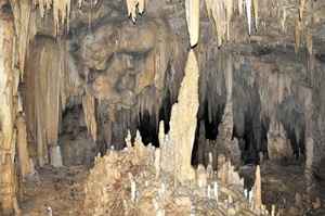 Os estalagmites analisados por cientistas na caverna de uma antiga cidade maia em Belize guardam informações sobre as variações climáticas durante a pré-história