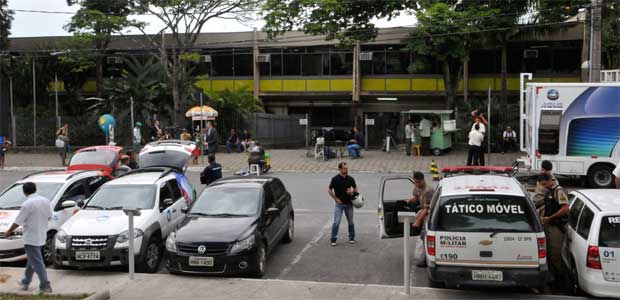 A PM promete reforçar o policiamento no entorno do Fórum de Contagem durante as sessões, com mais áreas de estacionamento para a imprensa