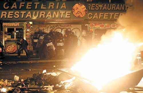 Nos últimos dois dias, as ruas de Madri foram tomadas por protestos violentos contra o desocupação recorde e a perda de benefícios sociais