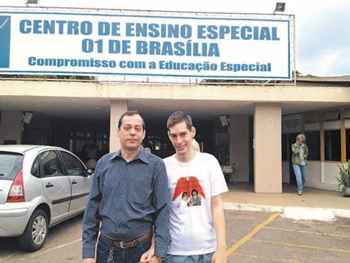 Hercílio Silva e o filho, o estudante Felipe de Lacerda, 24 anos: %u201CNos sentimos enganados. Esperamos que essa norma seja revogada%u201D