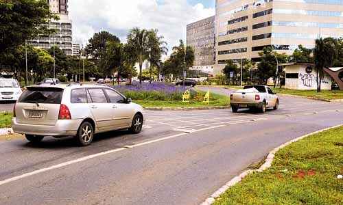 Balão perto do Venâncio 2000 provoca retenção de fluxo: horários de pico