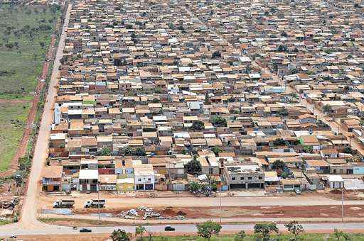 Um dos editais prevê a construção de 10.400 apartamentos no Itapoã para famílias com renda mensal de até R$ 5 mil