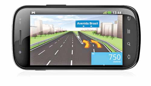 O TomTom mostra o melhor caminho para o motorista: software traduzido para o português auxilia os condutores