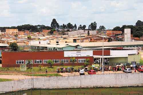 Vista geral da Estrutural: os moradores da cidade pouco acostumada às formalidades aguardam as escrituras das casas