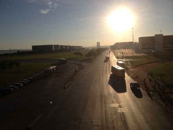 Brasília amanhece com sol. Temperatura máxima pode chegar a 30ºC