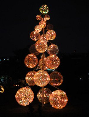 O natal iluminado da 315 Norte já é tradicional em dezembro. Para os moradores, a decoração, feita há cinco anos, é considerada um presente de Natal