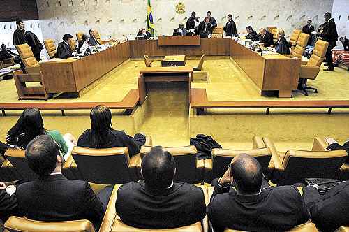 Há menos de um mês, o Supremo Tribunal Federal condenou, no julgamento do mensalão, lideranças históricas do Partido dos Trabalhadores