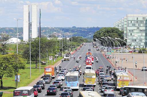 A Esplanada dos Ministérios abriga boa parte do funcionalismo público no Distrito Federal: alta renda reflete no custo de vida da população