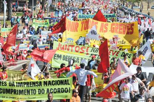 Greve dos servidores, em agosto: apesar da pressão, Dilma limitou reajuste a 15,8% em três anos