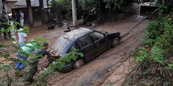 Em 2011, enxurradas na região serrana do Rio deixaram 900 mortos