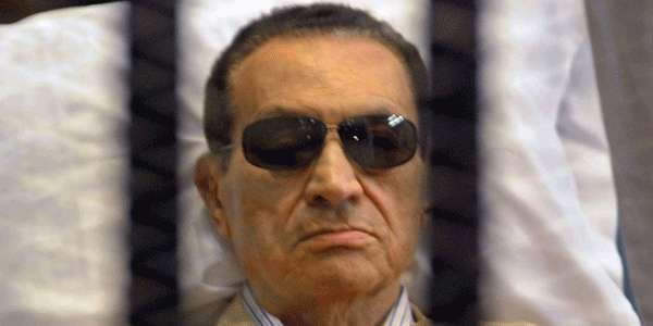 Mubarak foi condenado à prisão perpétua pela repressão à revolta de 2011