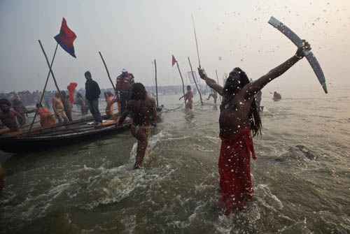 O Kumbh Mela ocorre a cada doze anos em Allahabad