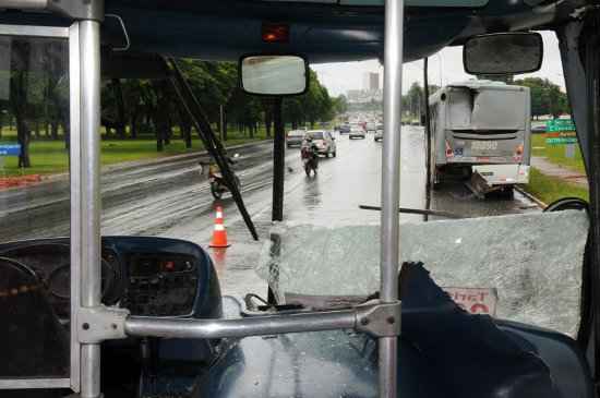 Trânsito fica complicado para motorista que segue na direção da Estrutural