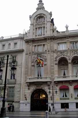 Casino de Madrid, cujo restaurante é dirigido pelo chef Paco Roncero, será sede da abertura, com cardápio elaborado a partir de itens da cozinha mineira