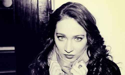 Regina Spektor volta ao Brasil para shows no RJ e SP