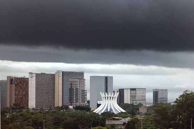 Sol só deve aparecer no fim de semana, segundo o Inmet