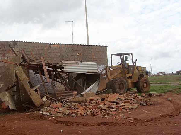 Entulho resultante da operação em Santa Maria foi suficiente para lotar a caçamba de um caminhão