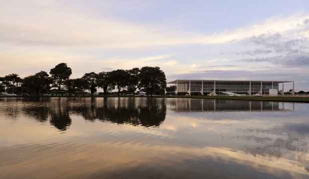 A menor temperatura registrada nesta madrugada foi 17°C e a tarde poderá chegar a 28°C.