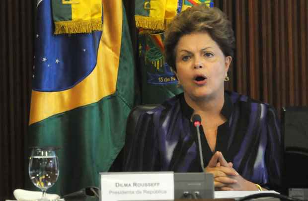 Presidente Dilma Rousseff comanda reunião do Conselho Nacional de Ciência e Tecnologia (CCT). Participam do encontro os ministros do Desenvolvimento, Indústria e Comércio Exterior, Fernando Pimentel, das Comunicações, Paulo Bernardo, e da Ciência, Tecnologia e Inovação, Marco Antonio Raupp, além de autoridades e especialistas do setor