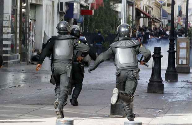 Policiais foram mobilizados para tentar controlar a manifestação