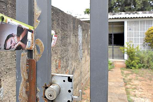 Casa onde foram encontrados R$ 12 mil: dinheiro entregue à polícia