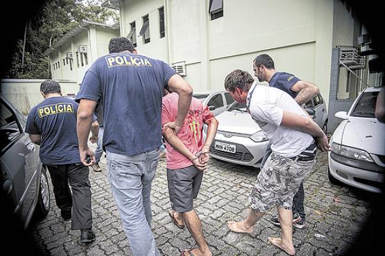 Polícia prende, em Joinville, suspeitos de participar dos ataques. A cidade registra o maior número de casos