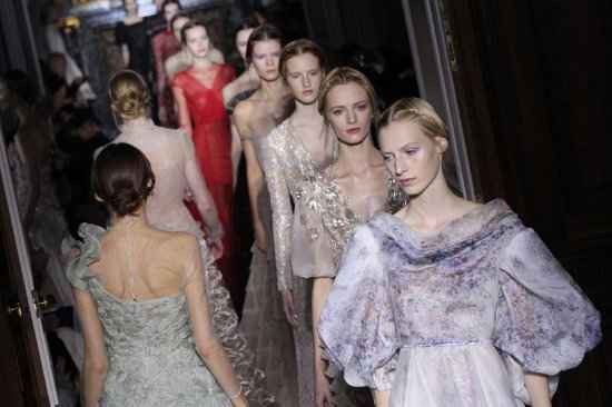 Desfile de modelos de Maria Grazia Chiuri e Pier Paolo Piccioli para a marca, que aconteceu em janeiro em Paris