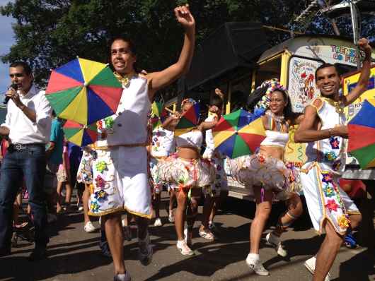 A festa qua começou às 16h ocorre até 00h na quadra 202 sul