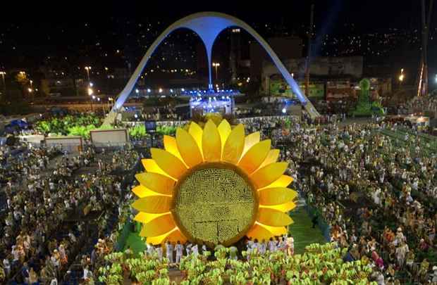 Vila Isabel, bairro da zona norte do Rio, pisou na passarela do samba prestando uma homenagem ao homem do campo e unindo a cultura do samba à moda de viola do agricultor brasileiro