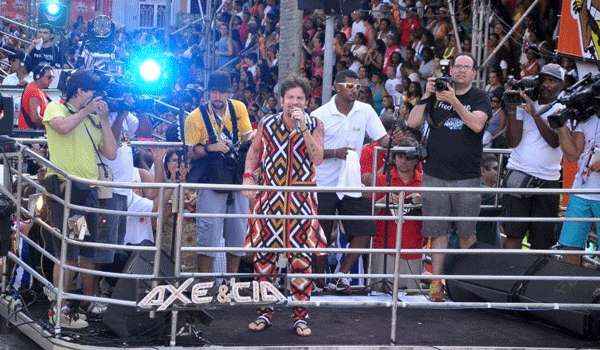 Foi o último carnaval do cantor como líder da Banda Eva. Saulo animou os foliões no primeiro dia do bloco EVA no circuito Campo Grande, em Salvador.