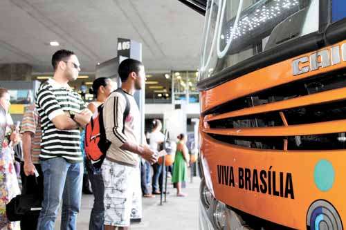 Ônibus da Viva Brasília, uma das empresas do grupo, na Rodoviária do Plano Piloto: passageiros afetados pelo possível esquema