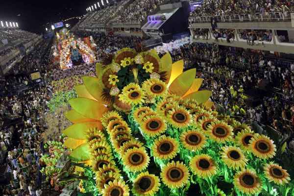 A escola campeã do carnaval carioca, a Vila Isabel, fechará o desfile com enredo sobre o homem do campo e o agronegócio