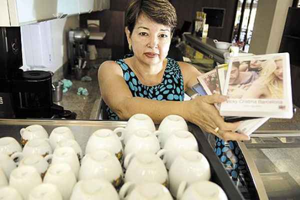 Em maio de 2011, Laura fechou a Loc Filmes, loja com acervo de 12 mil títulos no Guará. Montou um café na cidade, mas sente falta do antigo negócio