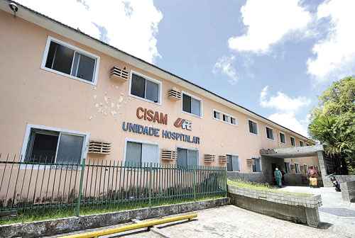 Centro de saúde em Recife: Nordeste tem um médico por grupo mil habitantes, metade da média brasileira